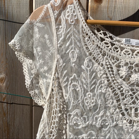 Lace shirt - Picture 2 of 2